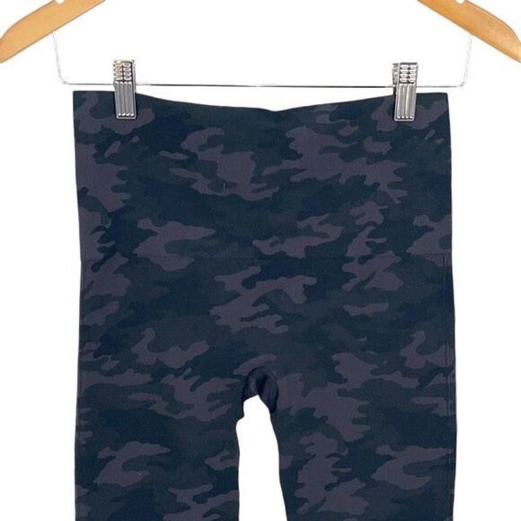 Spanx Womens Camo High Rise Look At Me Now Shaping Cropped Leggings Gray Green L - Picture 6 of 9